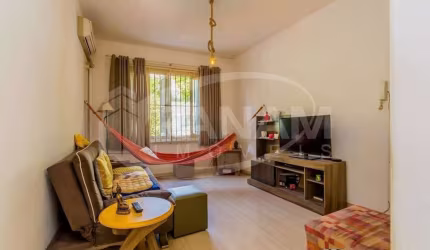 Apartamento com 2 quartos à venda na Avenida Berlim, 380, São Geraldo, Porto Alegre por R$ 240.000