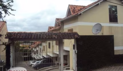 Casa em condomínio fechado com 3 quartos para alugar na Rua Monte Flor, 0276, Jardim Floresta, Porto Alegre por R$ 3.500