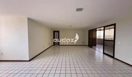 Espaço e conforto de sobra! 4 suítes em Lagoa Nova – 243 m², sombra e 3 vagas