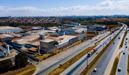 Oportunidade Única pra REFORMA na BR-153 sentido São Paulo - Galpão Comercial De