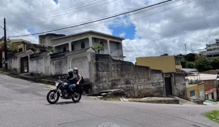 CASA DUPLEX A VENDA EM PETRÓPOLIS - MANAUS- AMAZONAS