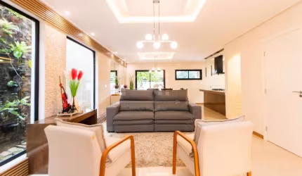 Casa com 3 quartos, 5 vagas, 233m2, aceita permuta, à venda por R$ 949.990,00 Humaita, Alm. Tamandaré