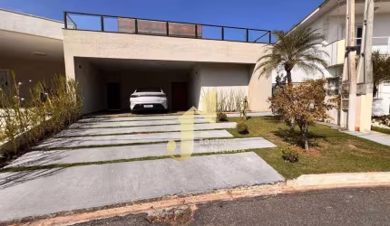 Casa a venda no condomínio Cristal Park