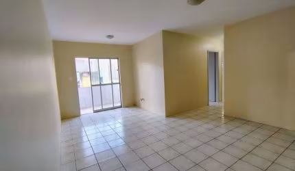 Oportunidade! Vendo Apartamento na Avenida Ayrton Senna no bairro de Piedade