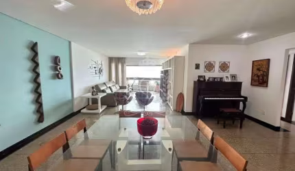 A Venda Belíssimo Apt na Av Boa Viagem, com 180m² 4Qts 2Sui 3Vgs, Nascente, Varandão, Compl de Lazer
