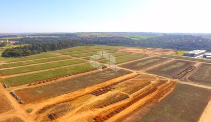 Terreno à venda, 220 m² por R$ 168.279,96 - Vila Jones - Americana/SP