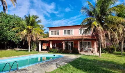Excelente casa mobiliada à venda em Nísia Floresta, piscina, churrasqueira, jardim, 2 andares.