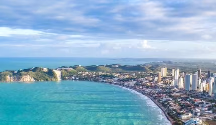 Excelente Lote a venda na orla de Ponta Negra. Linda vista do mar. Local comercial.