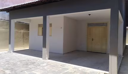 Venda de casa em Ponta Negra com 3 quartos (suíte), 150 m² de área construída  num terreno de 192 m²