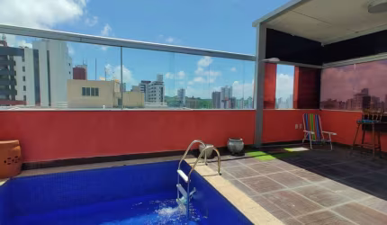 Triplex de luxo à venda em Petrópolis - Uma Residência de Prestígio
