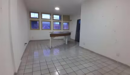 Sala Comercial com 1 Quarto e 1 banheiro à Venda, 35 m² por R$ 35.000