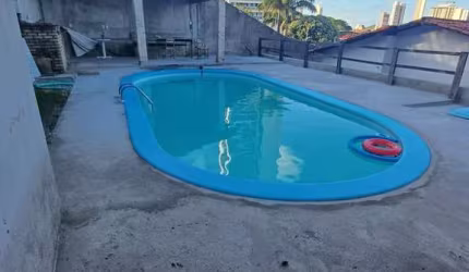 Compre uma casa ampla em Capim Macio, quarto+suíte, piscina, churrasqueira.