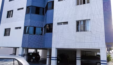 Apartamento a venda em Candelária, a poucos metros do Shopping