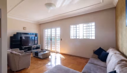 Sobrado à venda, Residencial Abussafe, Londrina, PR - R$699.999,00