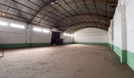 Excelente Galpão Industrial, ZI4, com 2.600m² no Parque das Industriais Leves, Londrina