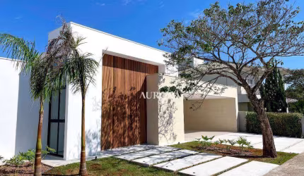 Casa á venda no Cond. Villaggio do Engenho, com 3 Suítes, 295 m² por R$ 2.690.000 -- Cambé/PR