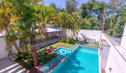 Sobrado com 4 dormitórios à venda, 400 m² por R$ 1.150.000,00 - Califórnia - Londrina/PR