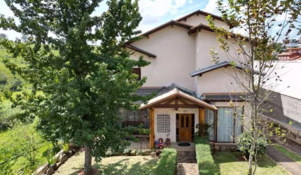 Casa com 3 suítes à venda, 381 m² por R$ 1.450.000 - Condomínio Terras de Santa Cruz - Bragança Paulista/SP