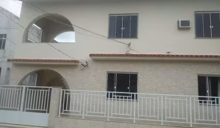 Oportunidade! Excelentes casas de vila próximo a Av. Dom Hélder Câmara, em Quintino