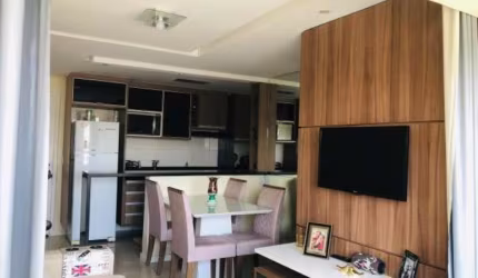 Apartamento à venda 2/4, suíte e varanda. Reformado. Residencial Mare Nostrum.