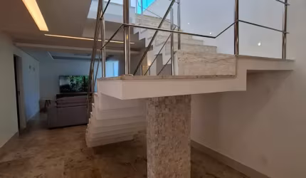 Alugo Casa 3/4 suítes Semi Mobiliada com Piscina Abrantes