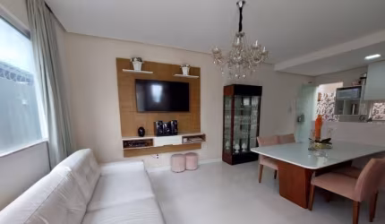 Casa Mobiliada 3/4 suítes com Closet em Buraquinho