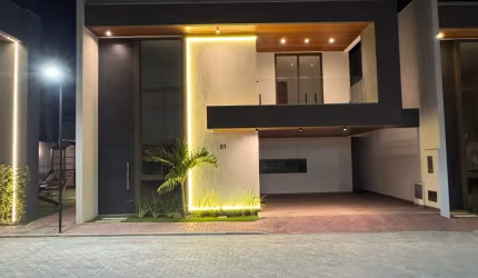 Excelente Casa 4/4 suítes com energia Solar na Priscila Dutra