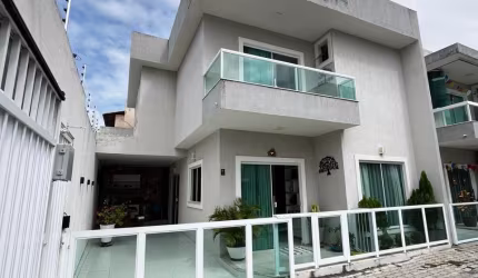 Excelente Casa Nascente 3/4 suítes em Pitangueiras