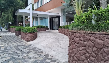 Ótimo Apartamento no Coração do Batel!!