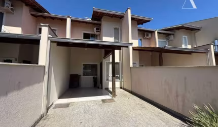 Geminado com 2 dormitórios à venda, 71 m² por R$ 349.000 - Aventureiro - Joinville/SC