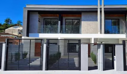 Casa com 3 dormitórios à venda, 128 m² por R$ 650.000,00 - Floresta - Joinville/SC