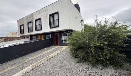 Casa com 3 suítes à venda, 102 m² por R$ 650.000 - Costa e Silva - Joinville/SC