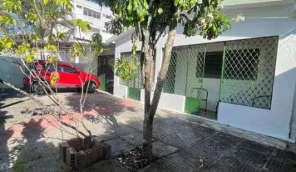Casa para venda tem 200 metros quadrados com 3 quartos em Engenho do Meio - Recife - PE