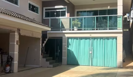 Excelente casa primeira e única proprietária