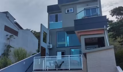 Excelente triplex no Jardim Guanabara - Macaé RJ.