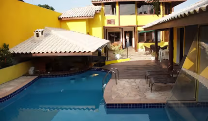 EXCELENTE CASA EM UMA DAS MELHORES RUAS DO NOVO HORIZONTE