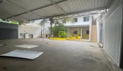 EXCELENTE GALPÃO NO LAGOMAR