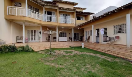 Casa Sobrado Alto Padrão no Bairro Alcântara entre a Av. Madre Leônia Militto e Av. Herry Prochet.
