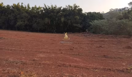 Terrenos à Venda em Tuiuti - SP