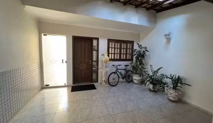 Casa à Venda em Amparo – SP