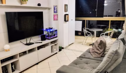 Apartamento á venda na quadra do mar