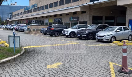ÓTIMA SALA COMERCIAL DE 42 m2 / BANDEIRANTES MALL - RECREIO DOS BANDEIRANTES.