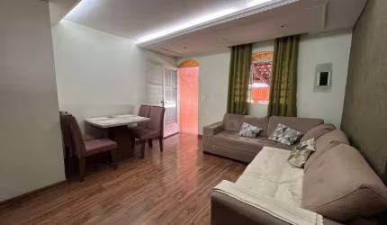 Casa à Venda no Bairro Teixeira Dias