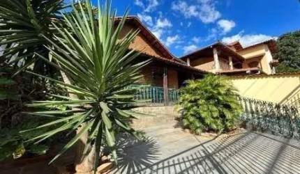 Casa com 4 quartos à venda em Belo Horizonte