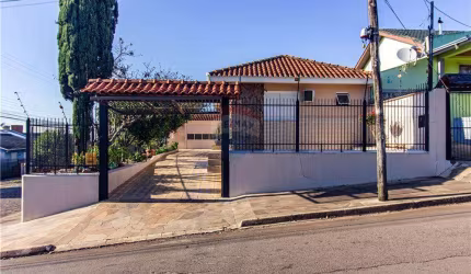 Casa com 2 Dormitórios à Venda, Bairro Petrópolis, Passo Fundo
