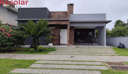 Casa à venda no bairro Iperoba - São Francisco do Sul/SC