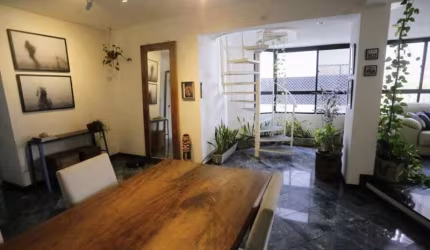 Apartamento cobertura medindo 240 m², dividido em 4 quartos, duas salas, piscina própria, duas vagas no Vila Horto vender Horto Florestal Salvador