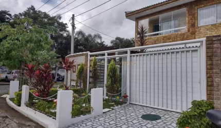 Casa Duplex a Venda em Vargem Pequena com 4 Quartos