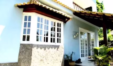 Casa com 4 quartos em Vargem Pequena