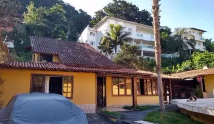 Casa Duplex com 4 Quartos na Taquara
